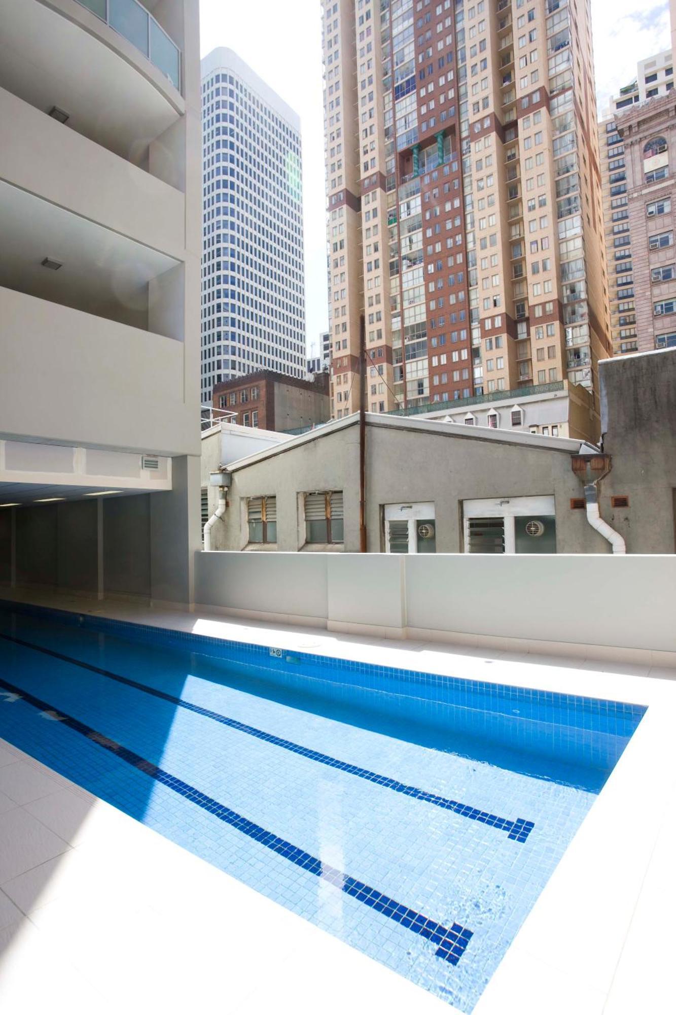 Apx World Square 4*